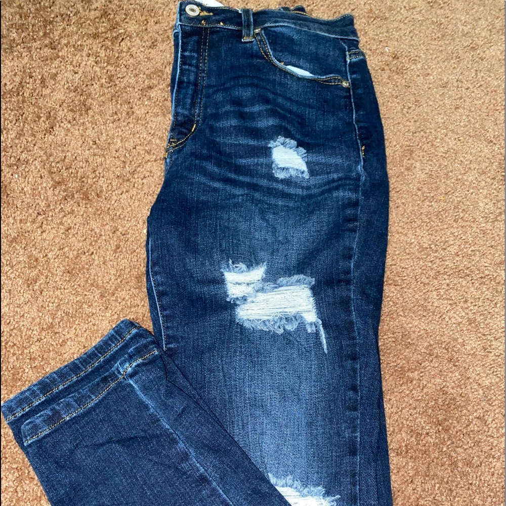 KanCan Distressed Skinny Jeans Size 28!